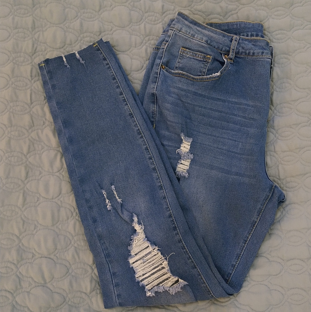Women's Stretch Distressed Jeans